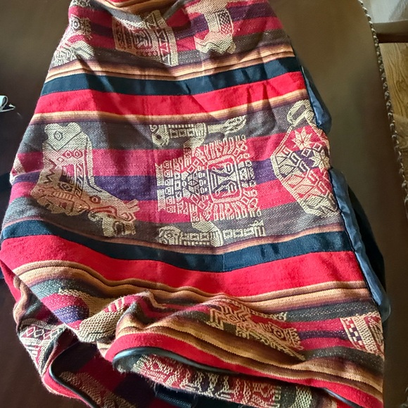 Large Peruvian Duffle Bag . Purchased in Peru. EUC Lots of pockets. - Picture 8 of 12